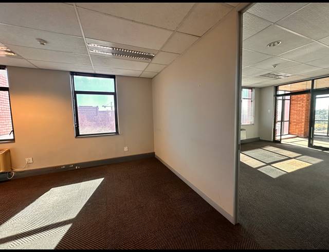 263M² OFFICE TO LET IN PARKTOWN
